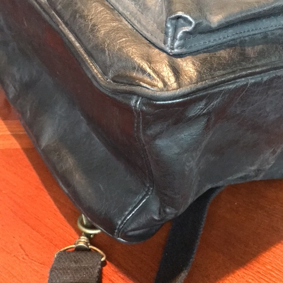 Cascade Falls Tandem black leather backpack - Picture 11 of 16